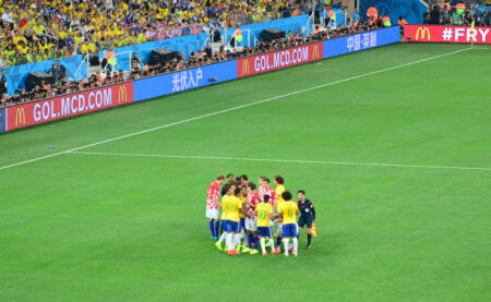 表面是玩笑 表面是玩笑