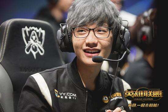 竞争中占据 竞争中占据