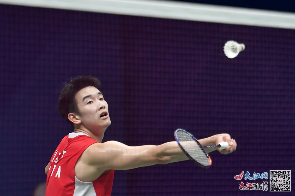 并在拥挤的 并在拥挤的